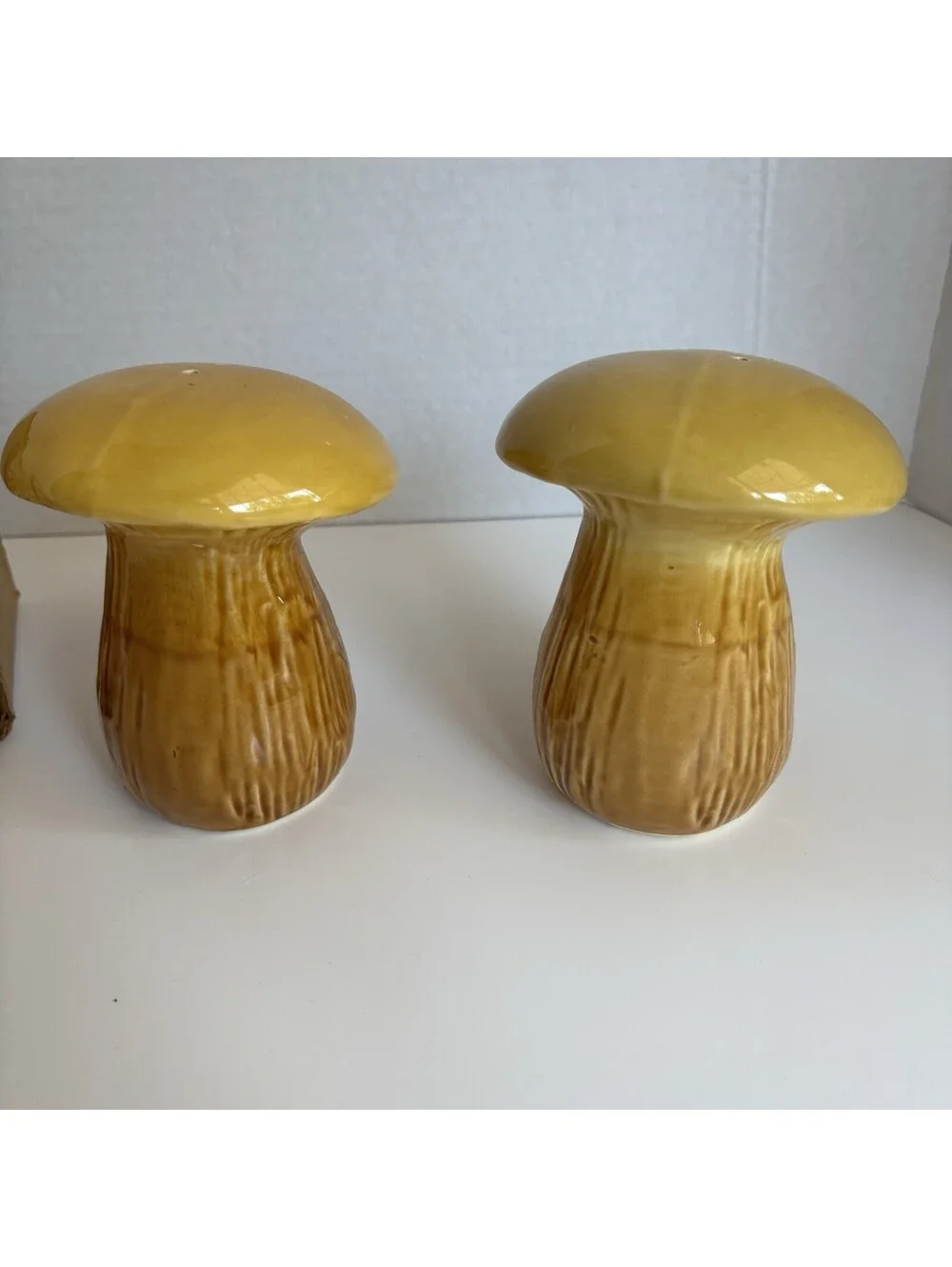 Vintage Yellow Mustard MUSHROOM SALT & PEPPER Shakers SET WITH BOX Japan